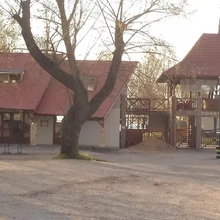 Molni Apartman *